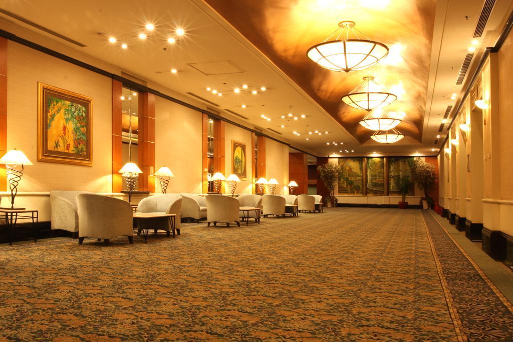 Ruishi Hotel Dalian Esterno foto