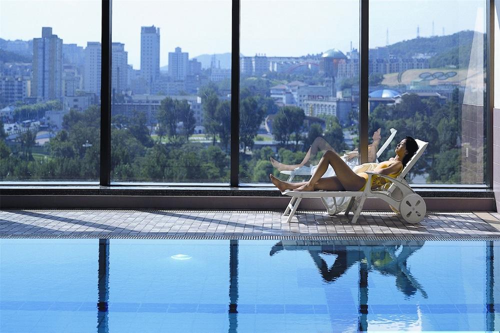 Ruishi Hotel Dalian Esterno foto